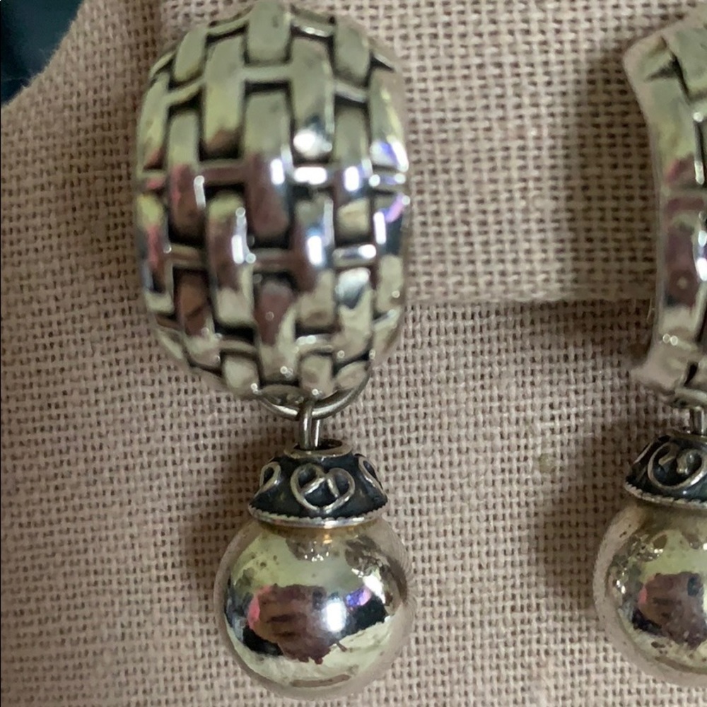 Silver color clips earrings beautiful. - Picture 7 of 8